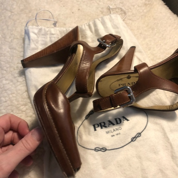 Authenticated Prada heels with dust bag - Picture 6 of 8
